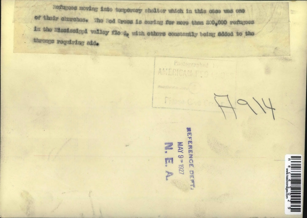 1927 Press Photo Refugees moving to a temporary shelter prepared by Red Cross