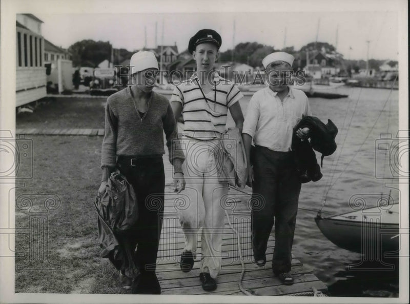 Load image into Gallery viewer, 1936 Press Photo Roger Doane, Ray Swanbeck &amp; John Root - nec45189
