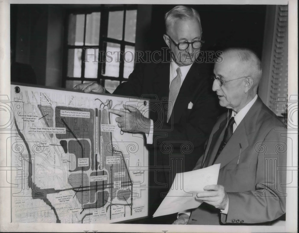 1953 Press Photo Newton Farr & Frederick Bowes Discussing Development Plans