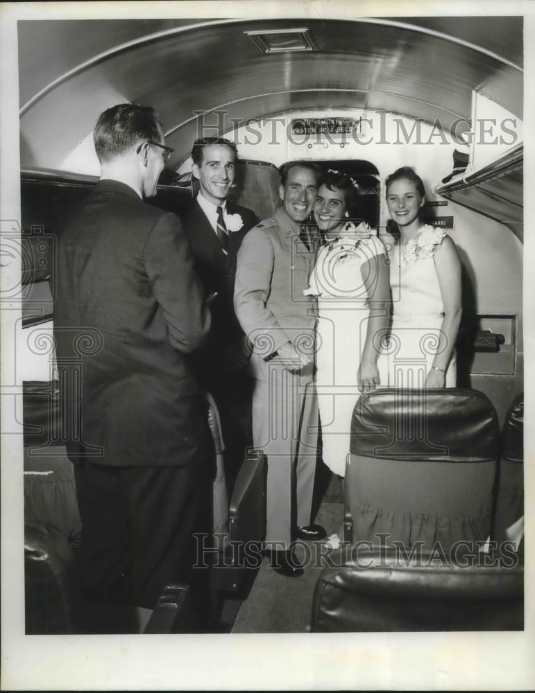 Load image into Gallery viewer, 1959 Press Photo Capt GH Rogers &amp; bride , Rev HT Towes,Mary &amp; Rbt Melendez
