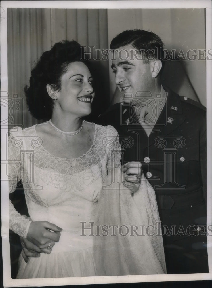 1947 Press Photo Paris, France Lt Augustine Calascro weds Anna Saglimbene- Historic Images