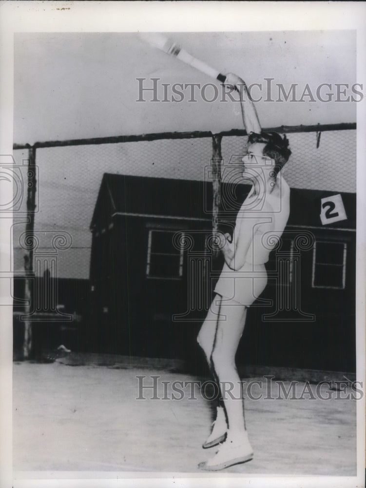 1946 Press Photo Valley Forge, Pa Pfc Wesley J Wagner at tennis- Historic Images