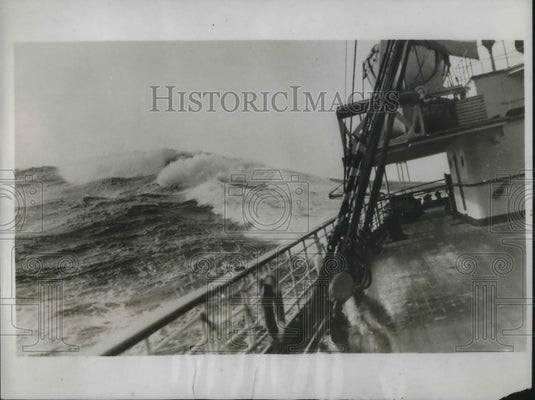 1933 Press Photo The Kosciuszko after it's fourth rescue.- Historic Images