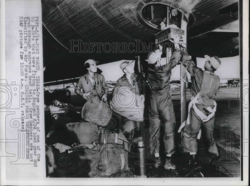 Load image into Gallery viewer, Press Photo Fort Worth Texas B-26 Plane Crew Air Force
