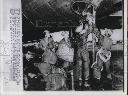 Press Photo Fort Worth Texas B-26 Plane Crew Air Force