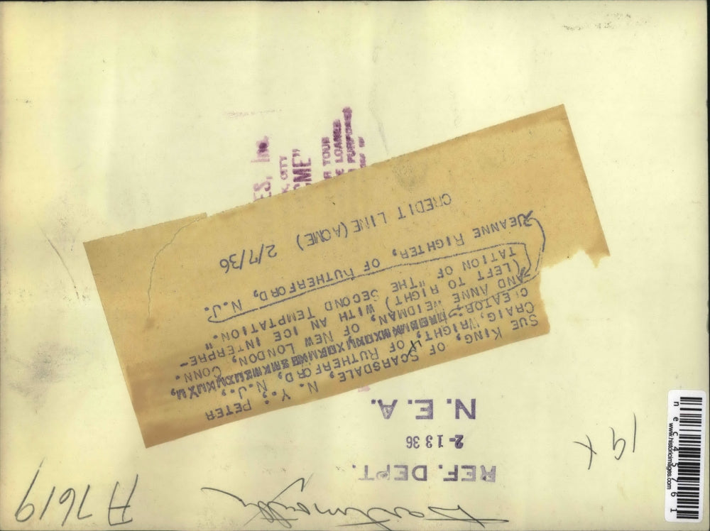 1936 Press Photo 3 people with an ice interpretation of "The second temptation"