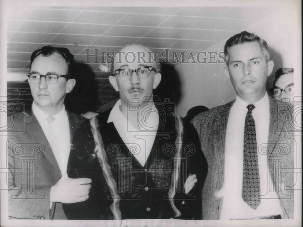 1962 Press Photo Buffalo N.Y. Randall Wilcoxson & girlfriend in custody bank