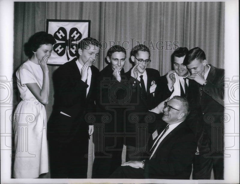 Load image into Gallery viewer, 1962 Press Photo Natl.4-H Club Congress Swine Award Winners listen to EH.Wilson.
