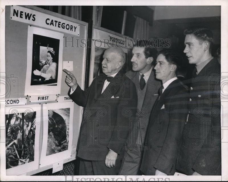 Load image into Gallery viewer, 1952 Press Photo American Ambassador Walter Gifford admires winning pictures
