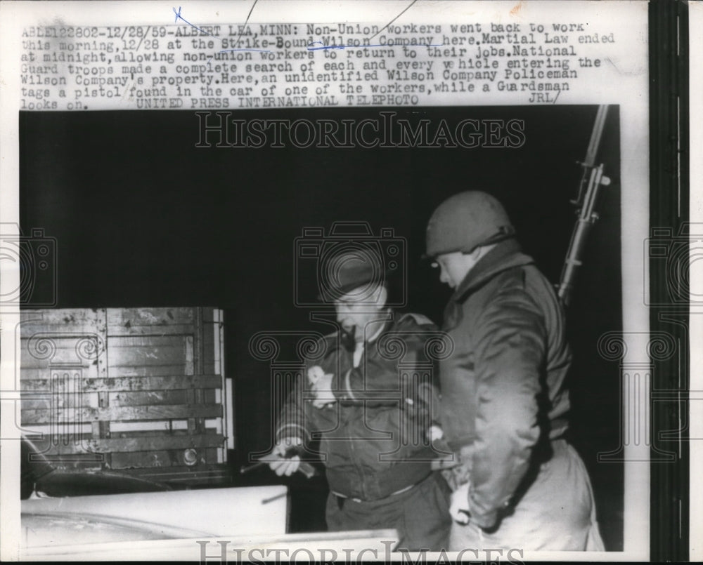 1959 PressPhoto Back to work non-union members at the Srtike bound in Wilson Com- Historic Images