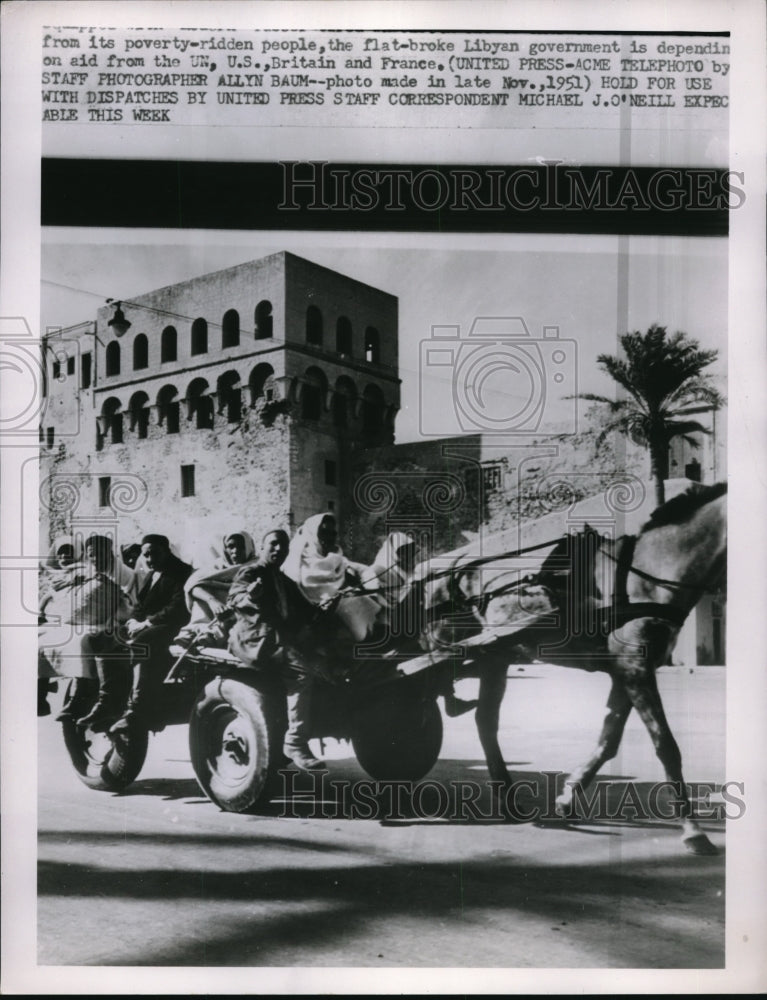 1952 Press Photo Libyan People depending Aid from the UN, U.S, Britain & France.