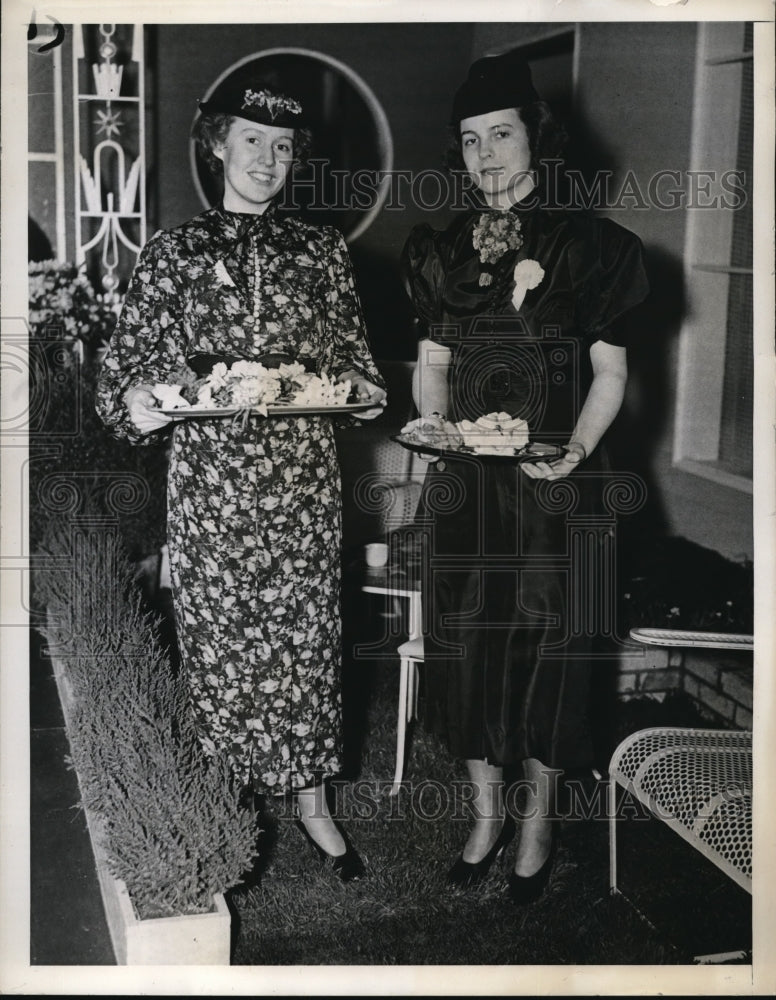 1936 Press Photo Elizabeth Lawrence And Barbara Wall At NYC Garden Club Party