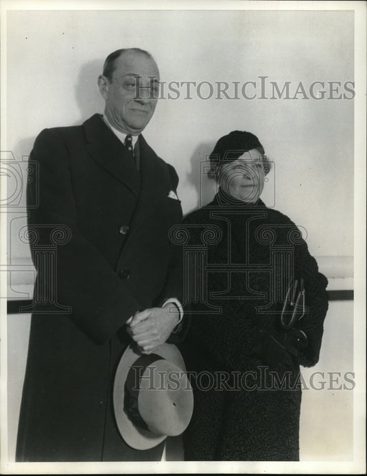 1933 Press Photo Mr and Mrs Jesse Arrive from abroad aboard SS Majestic