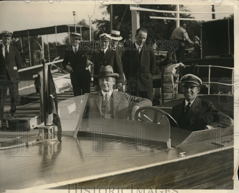 Load image into Gallery viewer, 1926 Press Photo Navy Secretary Wilbur And WK Carter Racing Boat - nec47075
