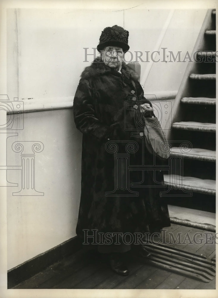 1930 Press Photo Mrs. Jane Larson, a ninety year old ocean traveler.- Historic Images