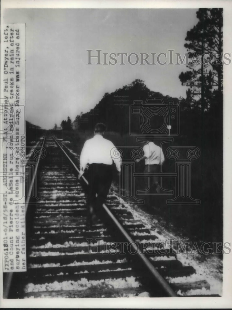 Load image into Gallery viewer, 1958 Press Photo Attorney Paul O Dwyer &amp; Count Pierre de LaSalle Run Down
