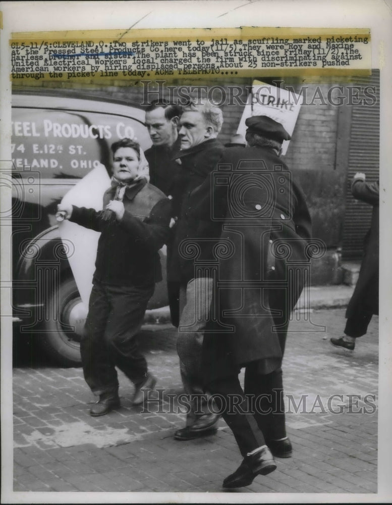 1950 Press Photo Roy and Maxine Harless Arrested Strikers Pressed Steel Products- Historic Images