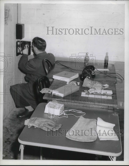 1953 Press Photo bookie joint- Historic Images