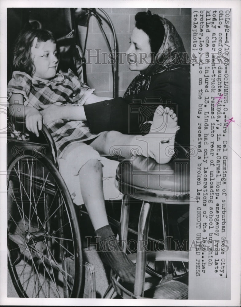 1953 Press Photo Columbus Ohio truck hits school bus, 1 killed