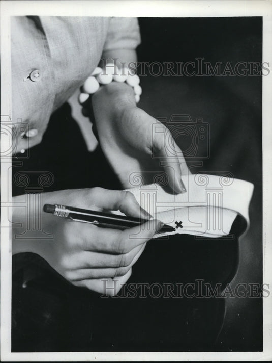 1950 Press Photo detachable collar - nec48169