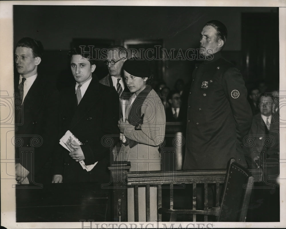 1934 Press Photo Leonara Weiss Arraigned For Throwing Stones At Strike