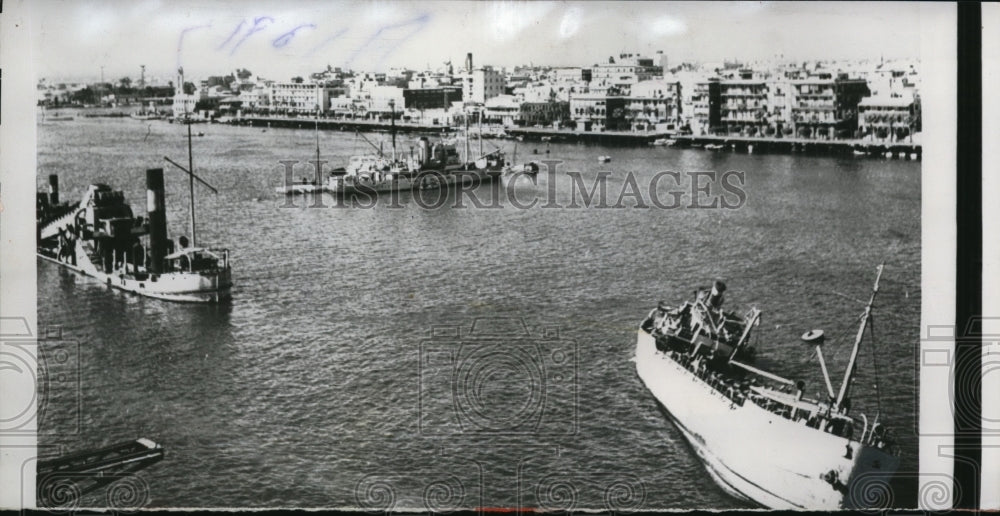 1956 Press Photo Port Said, Egypt  salvage of sunken ships blockade Suez canal - Historic Images