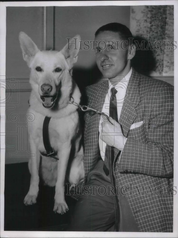 1956 Press Photo seeing eye dog