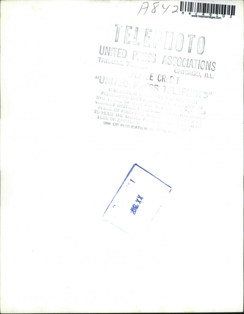 1952 Press Photo Handcuffed Claus Eischen admitted killing parents