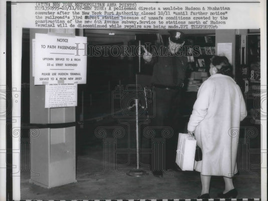 1962 Press Photo NYC Policeman Directs Commuter At Closed Port Authority