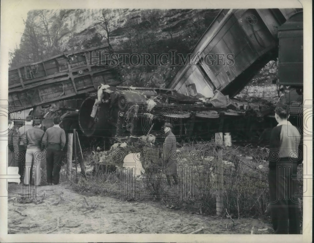 1941 Press Photo 3 killed in head on train crash- Historic Images