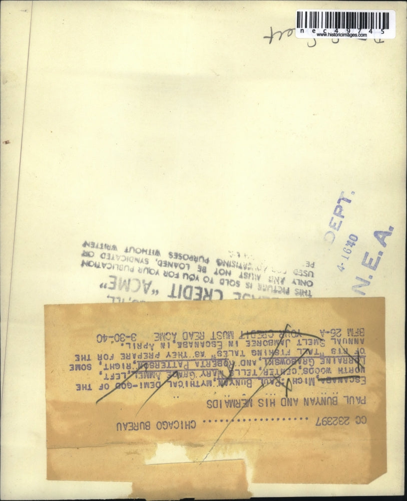 1940 Press Photo Paul Bunyan With Mermaids Mary Grade Ammel,Lorraine Grabowski