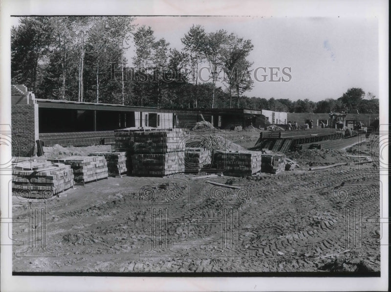 Load image into Gallery viewer, Press Photo Construction of New School in Mentor Lake
