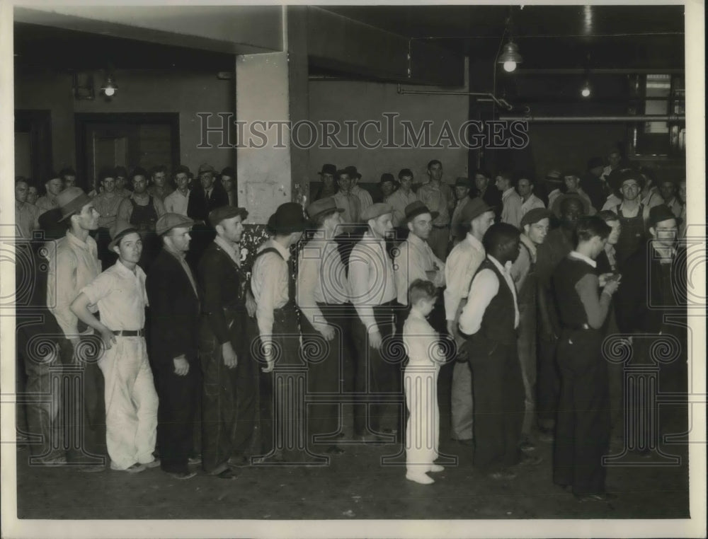 1939 Press Photo UMW food line in Harlem- Historic Images