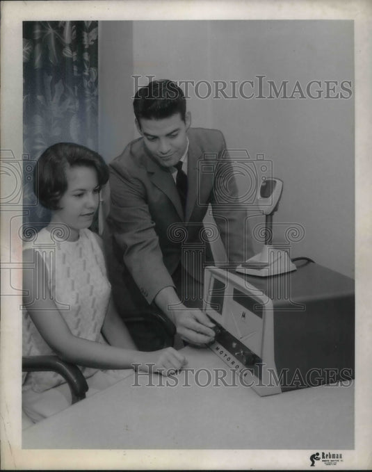 1966 Press Photo C Wayne Rice & Sue Reitenbach Try Out New Radio Equipment
