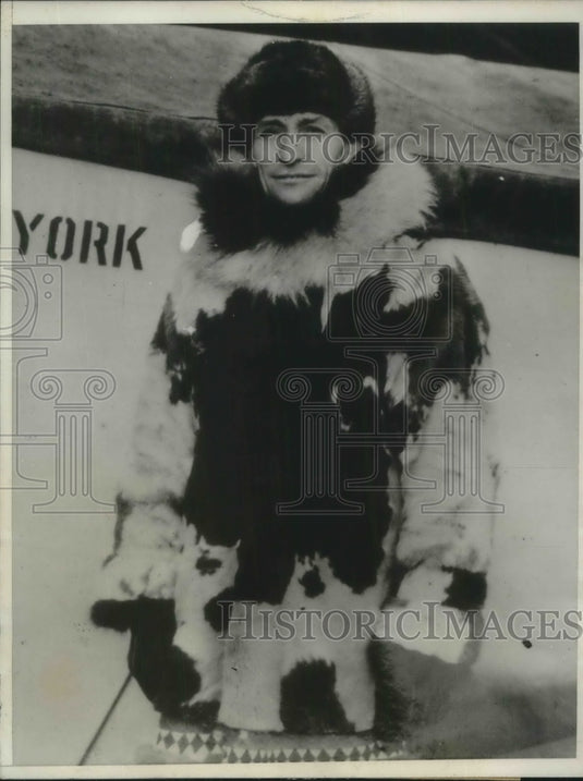 1931 Press Photo Frank Curtis Arctic Sailor In Huge Fur Coat Saves Stranded Boat- Historic Images
