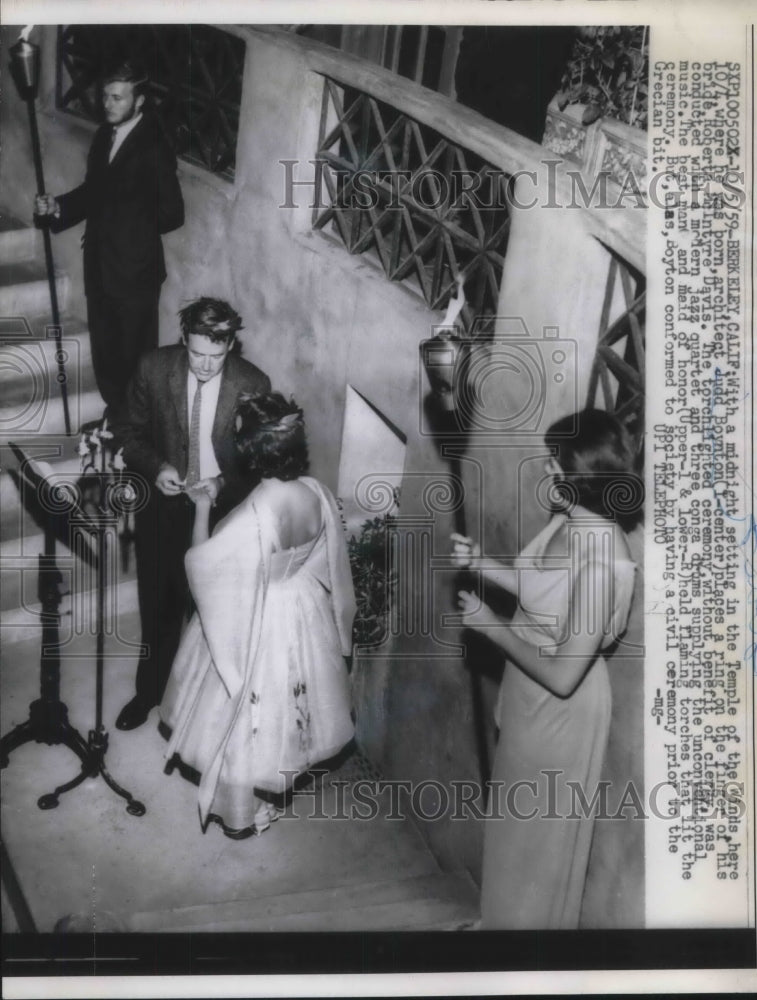 1959 Press Photo In the Temple of the Winds groom places a ring on bride- Historic Images