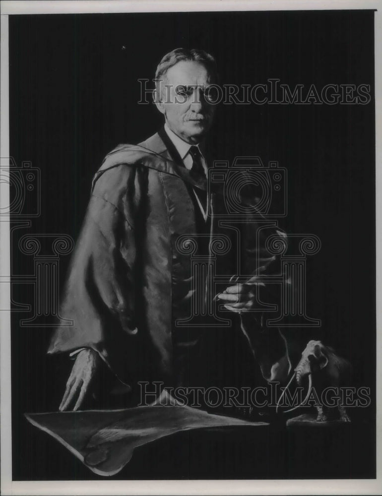 1935 Press Photo Prof. Henry Fairfield in the picture.