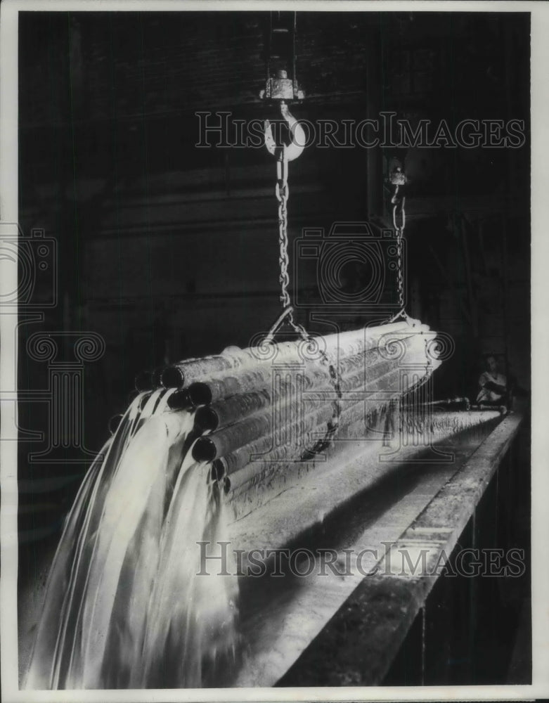 1959 Press Photo Special stainless steel chain made by American Chain & Cable Co- Historic Images