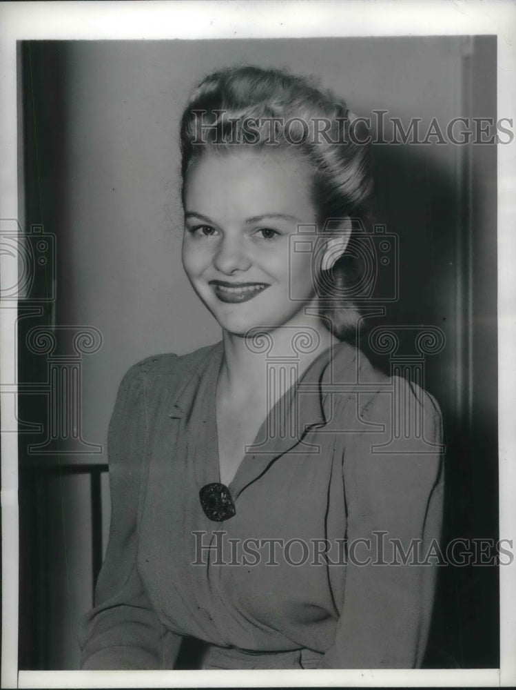 1941 Press Photo Keith-Ferguson, 21 year old Artist's model.