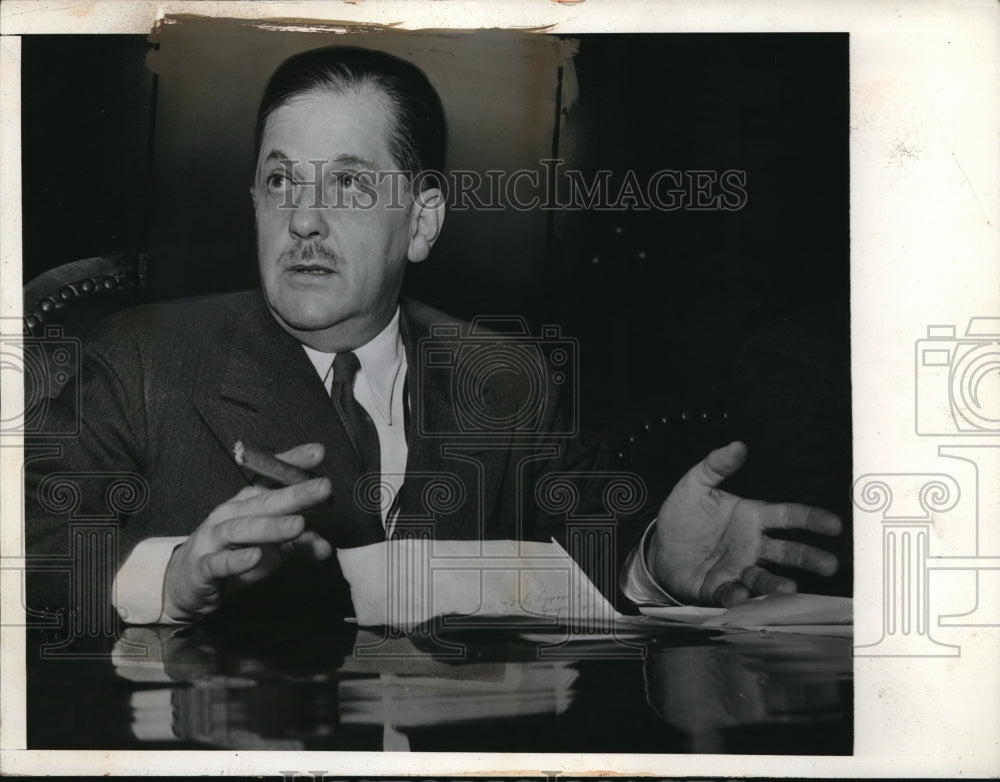 1942 Press Photo Assistant Attorney General Truman Arnold Testifies Registration