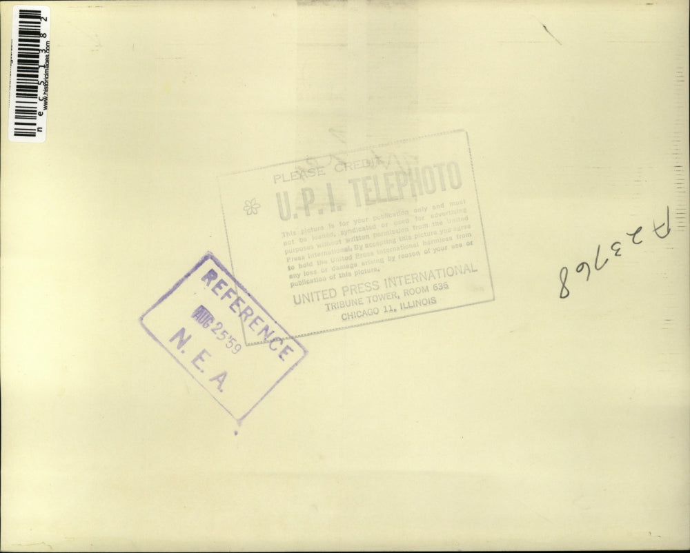 1959 Press Photo Fraser, Mich pickets strike at Cross Co. plant