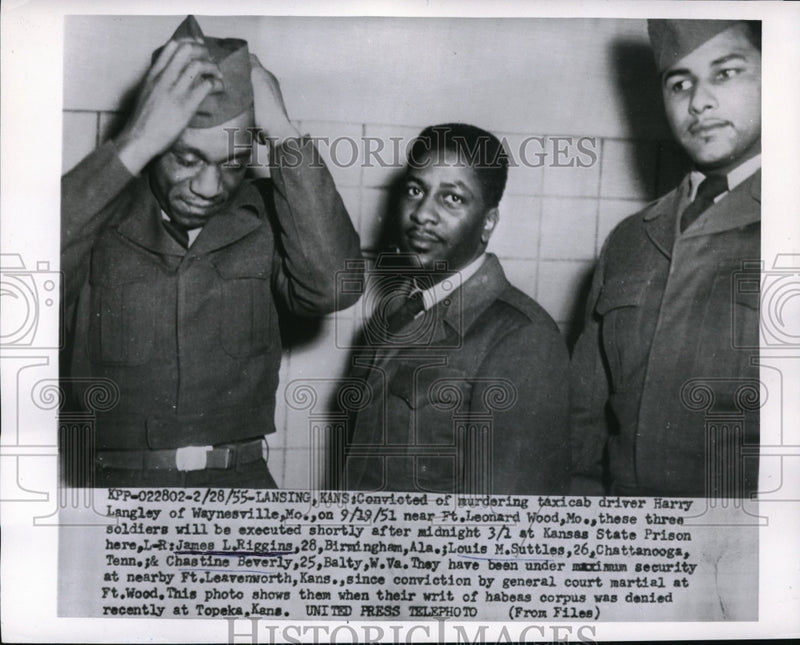Load image into Gallery viewer, 1955 Press Photo 3 Soldiers to be excuted for murder of Taxicab driver
