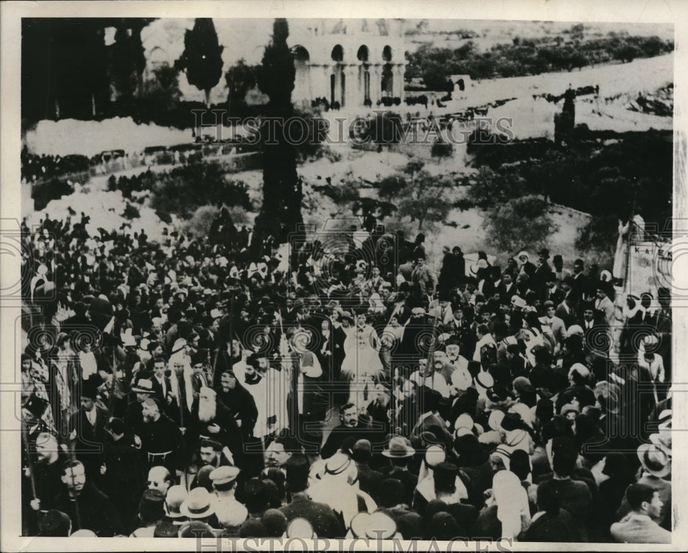 1933 Press Photo Jerusalem&#39;s Easter Sunday Procession at the Convent of Bethpage- Historic Images