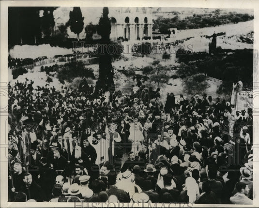 1933 Press Photo Jerusalem's Easter Sunday Procession at the Convent of Bethpage- Historic Images