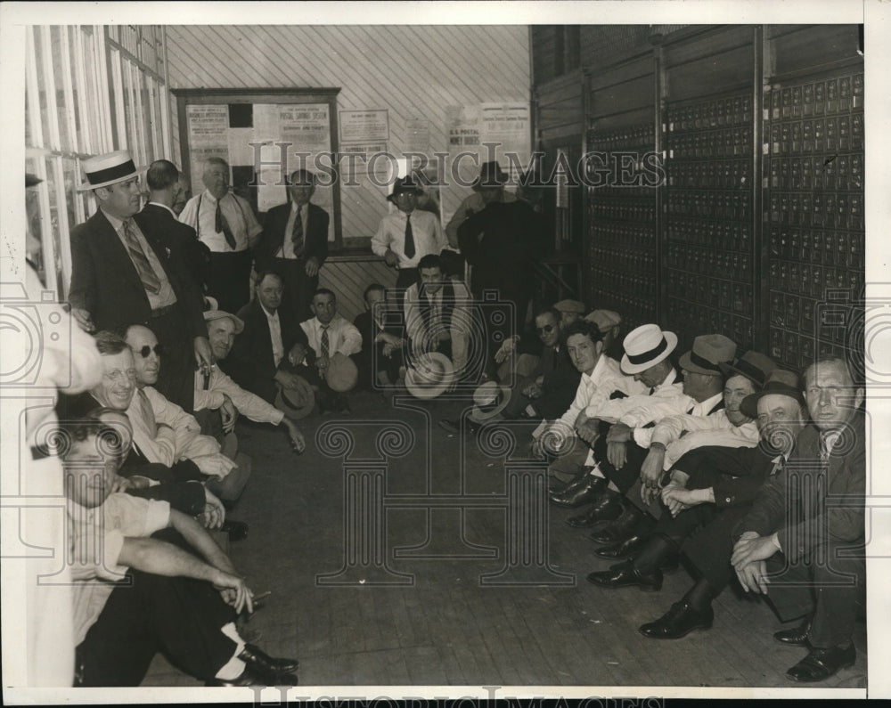 1936 Press Photo LA, Calif. WW veterans at post office for comp checks- Historic Images