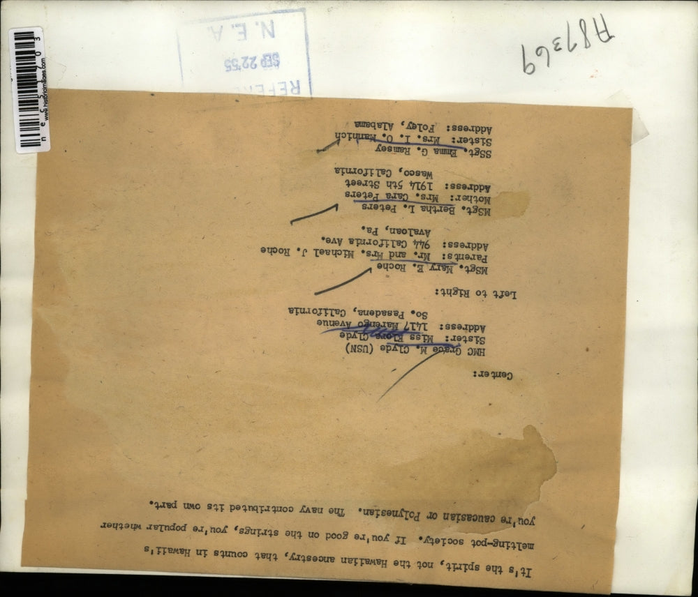 1955 Press Photo HMC Grace Clyde (USN) singing in Hawaii style with her back up