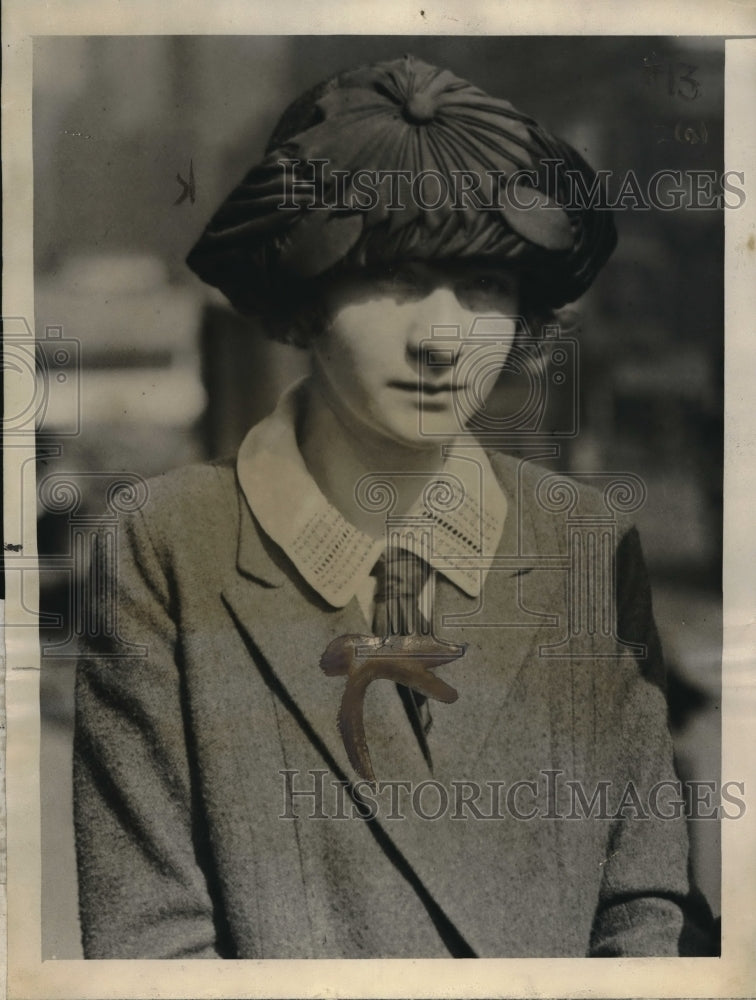 1923 Press Photo Catherine Saunders Arraigned For Theft