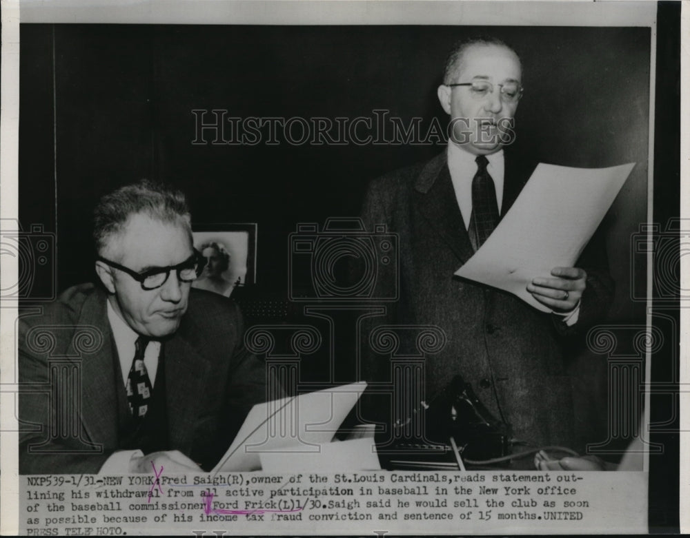 1935 Press Photo Fred Saigh of St.Louis Cardinal with Commissioner Ford Frick.