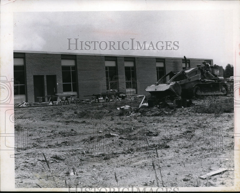Load image into Gallery viewer, Press Photo New Jefferson, Ohio Jr High School construction
