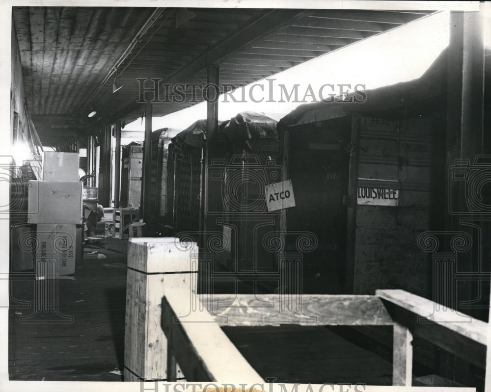 1941 Press Photo Chicago, Ill trucks at Interstate Freight Syst during strike- Historic Images